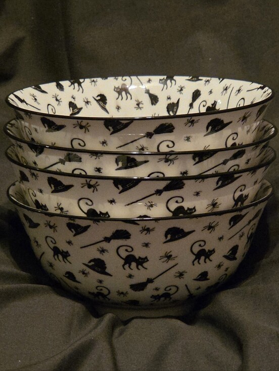 coco + lola Other - Coco Lola/Mug Shotz Set of Four White Ceramic Halloween Serving/Cereal Bowls